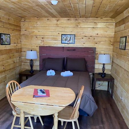Canal Cabins Paw Paw Exterior photo