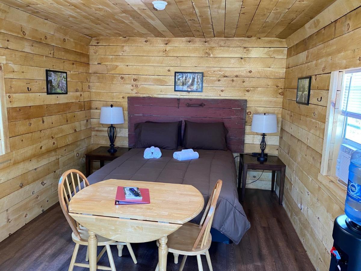 Canal Cabins Paw Paw Exterior photo