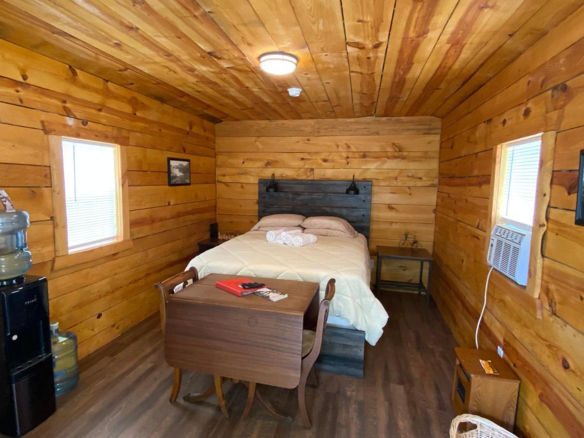 Canal Cabins Paw Paw Exterior photo