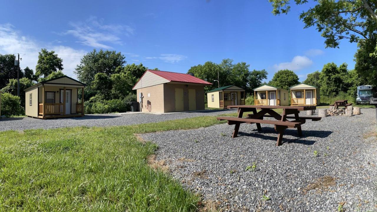 Canal Cabins Paw Paw Exterior photo