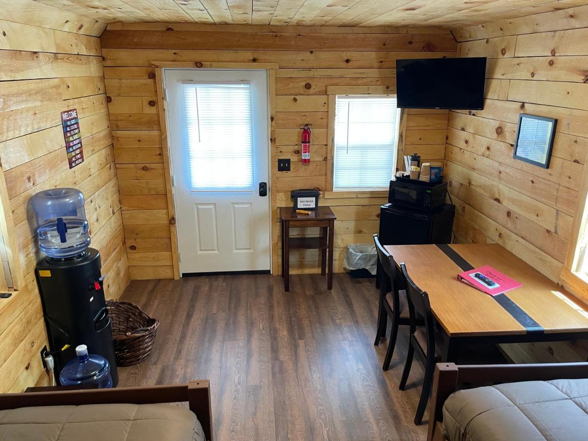 Canal Cabins Paw Paw Exterior photo