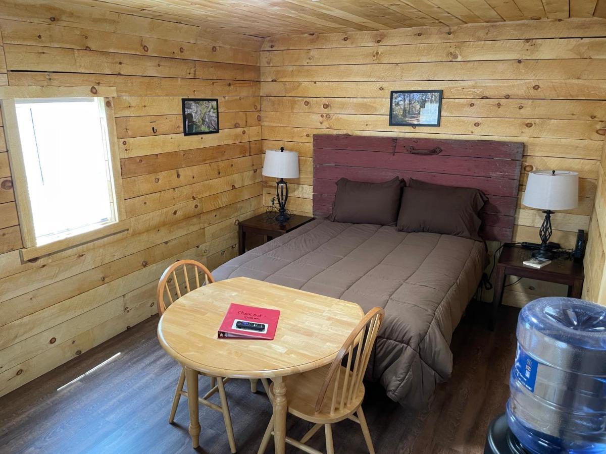 Canal Cabins Paw Paw Exterior photo