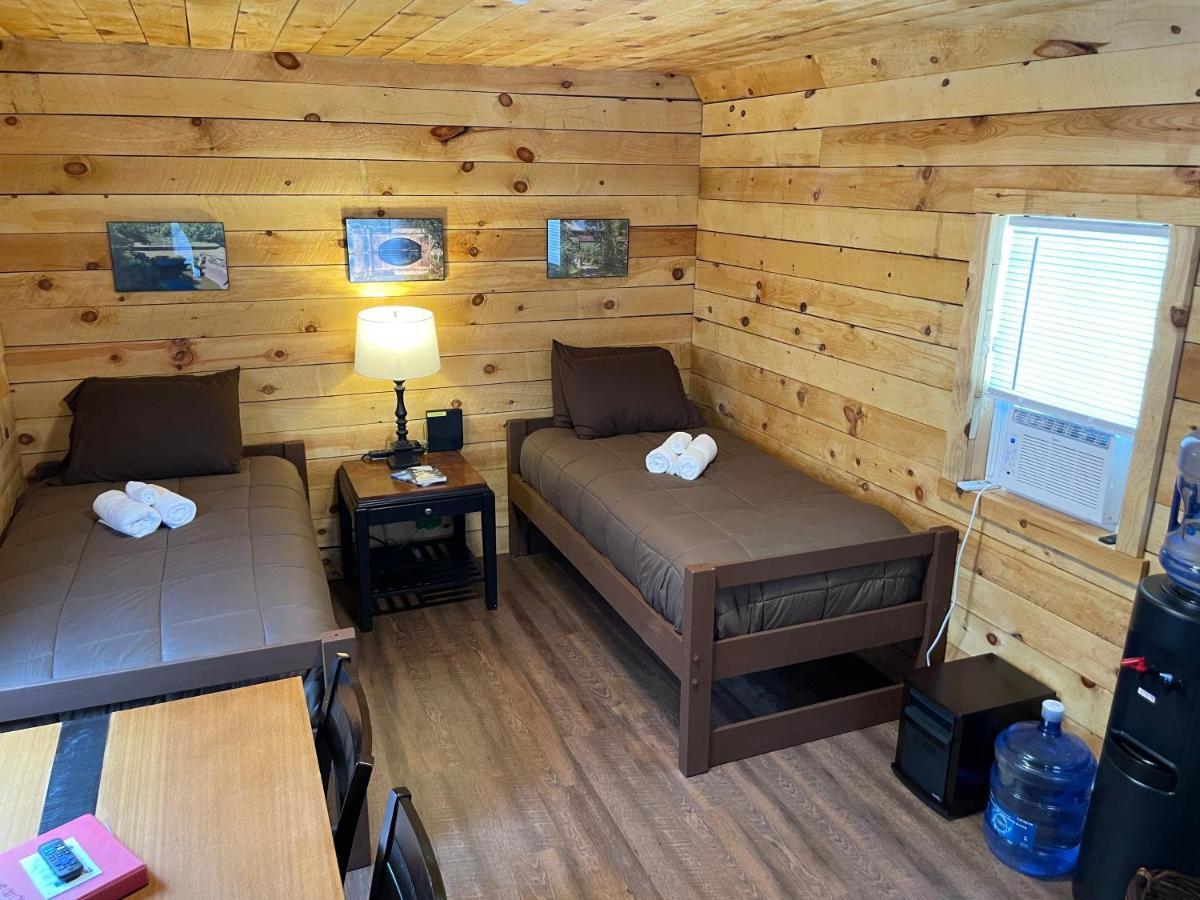 Canal Cabins Paw Paw Exterior photo