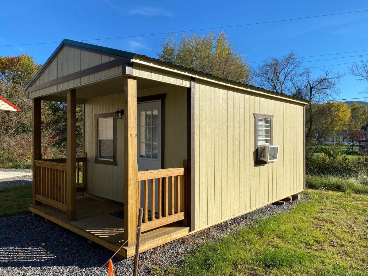Canal Cabins Paw Paw Exterior photo