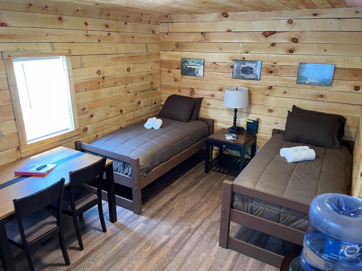 Canal Cabins Paw Paw Exterior photo